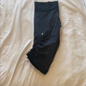 Lululemon in the flow crop leggings